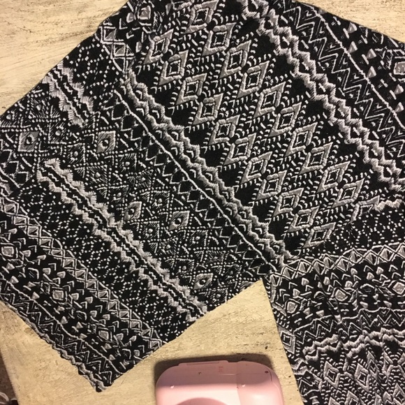 Black and white flowy pants - Picture 2 of 3